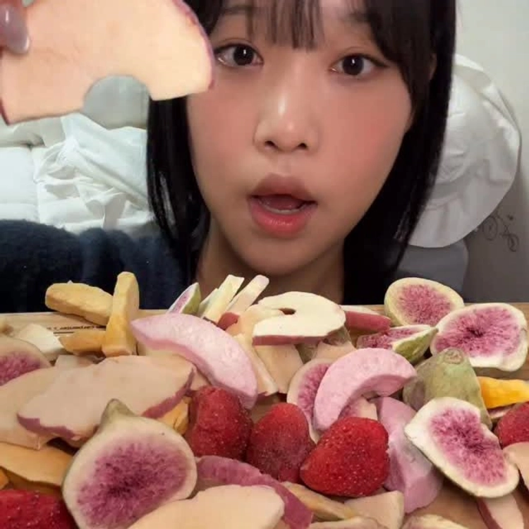 동결건조 과일 모음집🍓프로필 링크에서 구매가능해요!

#동결건조 #동결건조과일 #freezedried #fruits #asmr